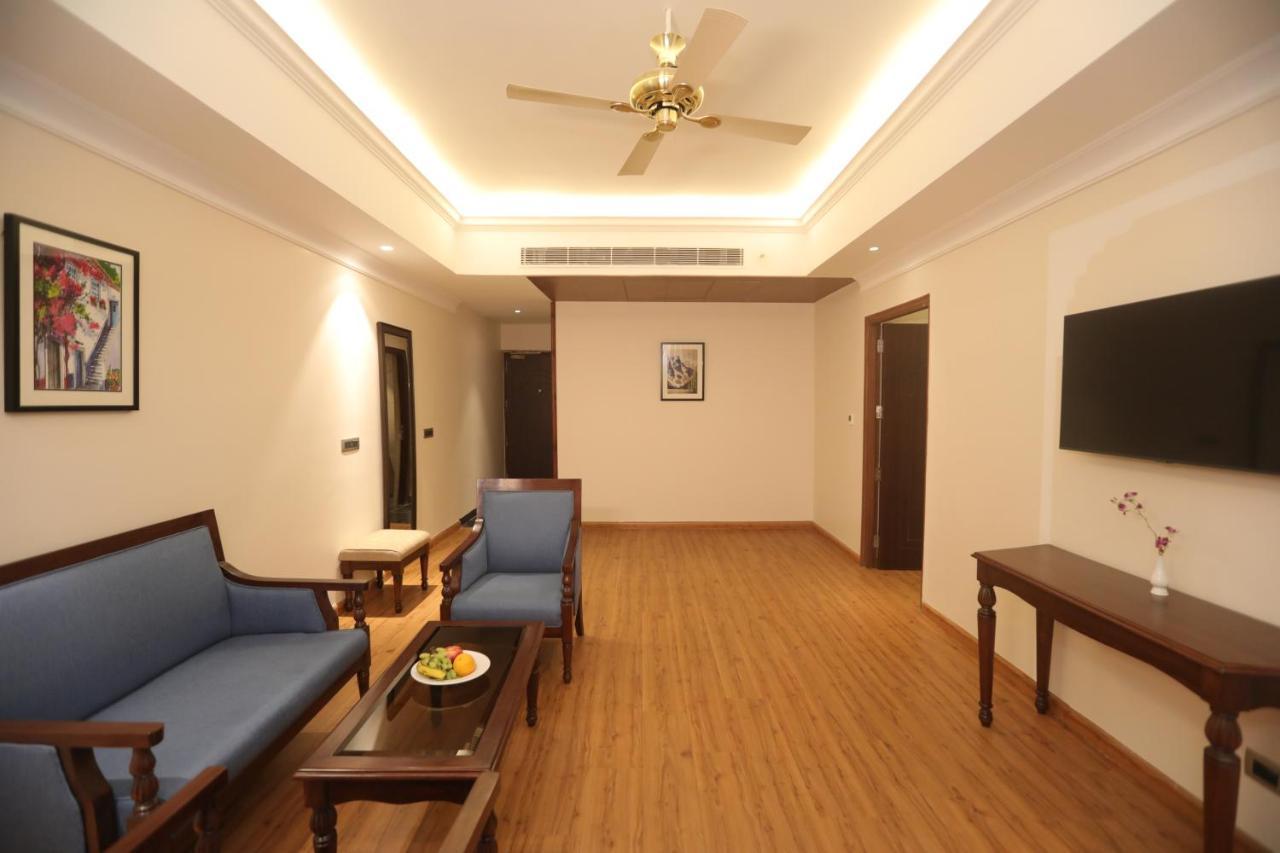 Regenta Central City Vilas Palace Ambala Bagian luar foto