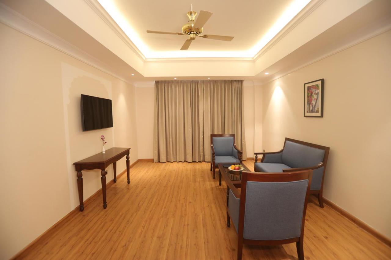 Regenta Central City Vilas Palace Ambala Bagian luar foto