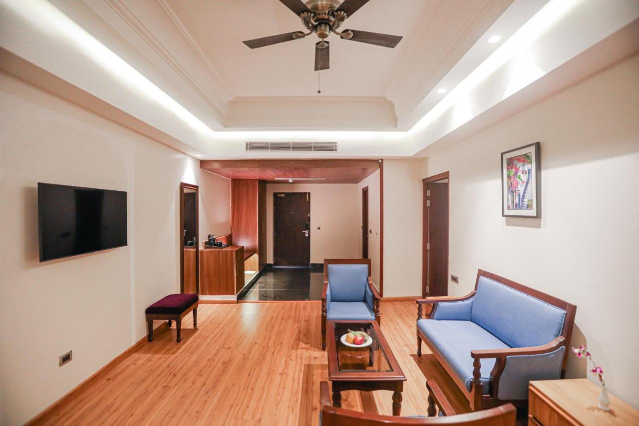 Regenta Central City Vilas Palace Ambala Bagian luar foto
